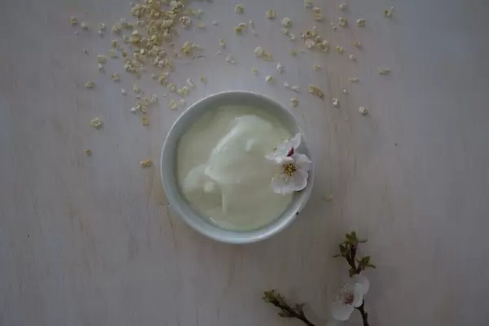How to Make a Homemade Mayonnaise Hair Mask