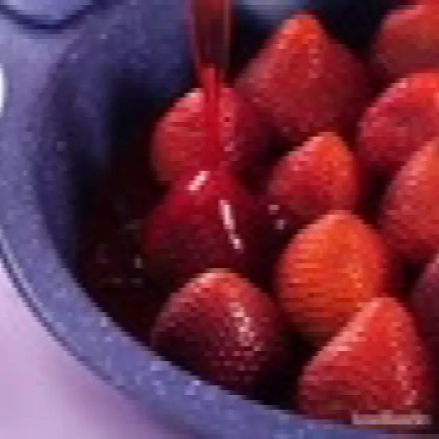 Video de Gelatina de Leche Condensada con Fresas