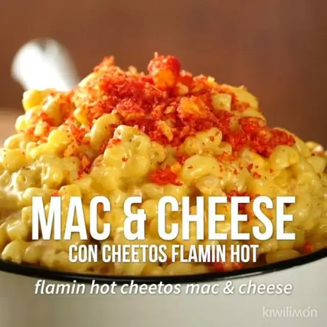 Mac&cheese con cheetos flamin hot 1103