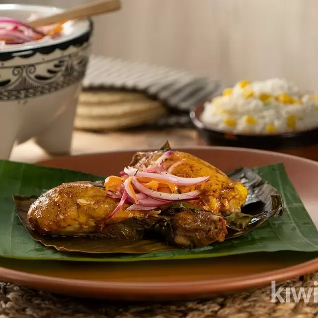 Mixiotes de pollo al pibil