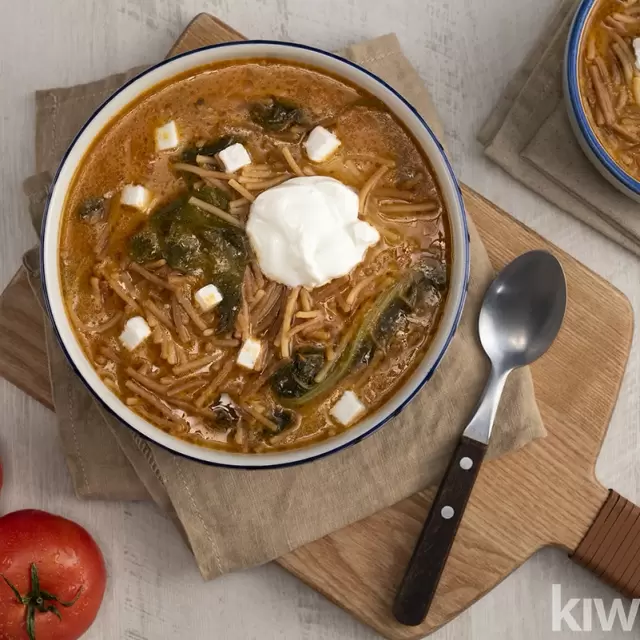 Sopa de Fideos con Acelgas