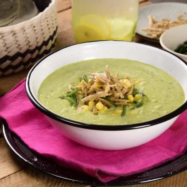 Creamy Corn and Poblano Soup