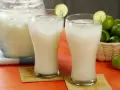 Traditional Agua Fresca de Limón Sevillano 