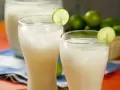 Traditional Agua Fresca de Limón Sevillano 