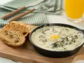 Creamy One-Pot Spinach and Egg Breakfast 