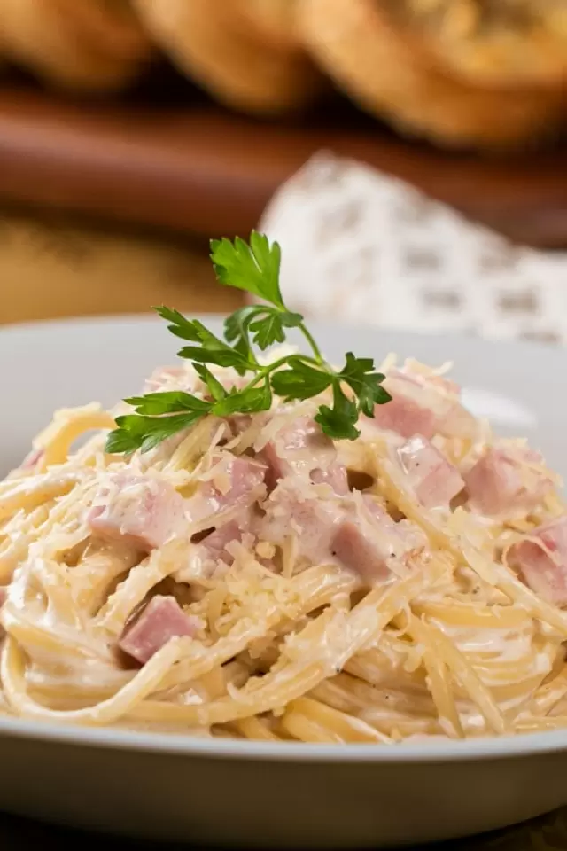 Three-Cheese Spaghetti with Ham