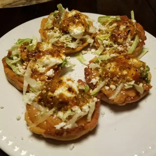 chicken sopes